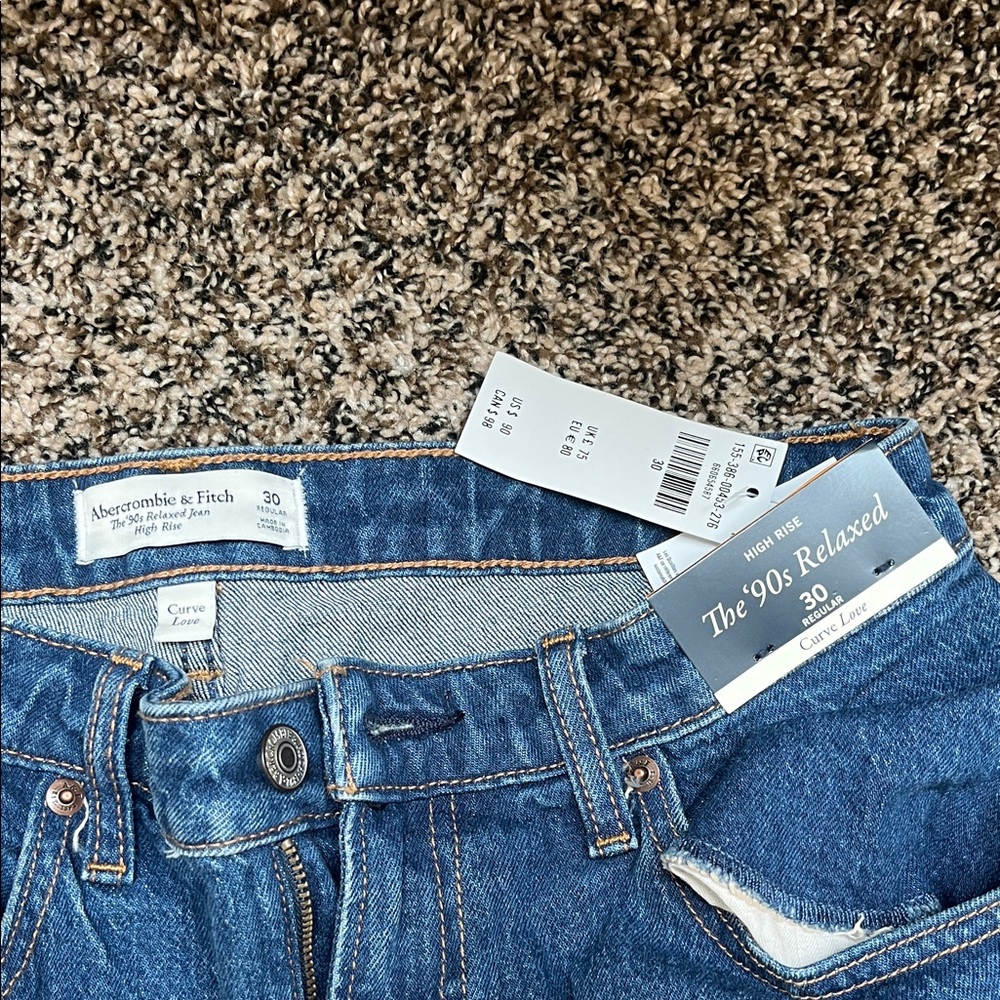 Abercrombie & Fitch Women's '90s Relaxed curve love jeans